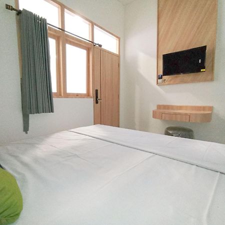 Urbanview Hotel Subali Пурвокерто Экстерьер фото