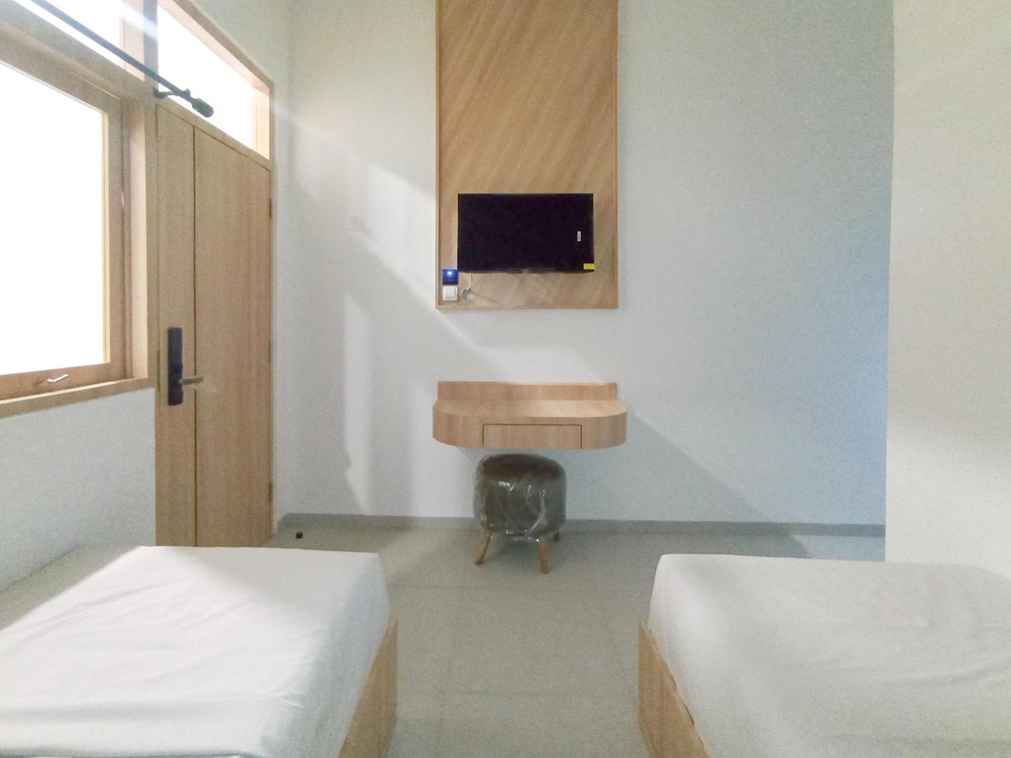 Urbanview Hotel Subali Пурвокерто Экстерьер фото