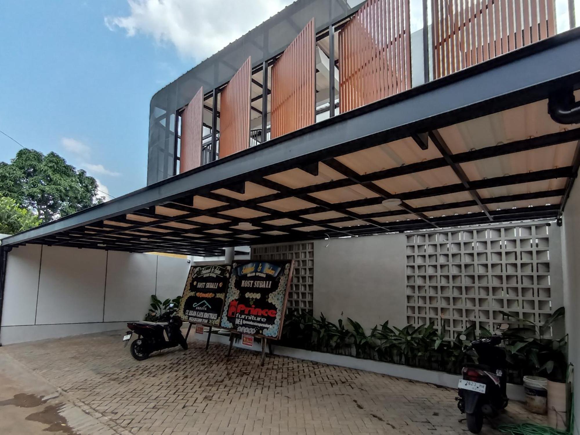 Urbanview Hotel Subali Пурвокерто Экстерьер фото